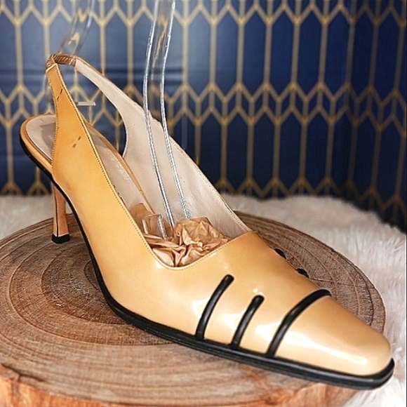 Chanel Tan & Black Patent Leather Slingback Pumps Made in Italy, Size 39 - Picture 2 of 16